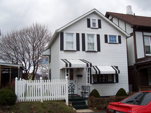 Nice clean 2 bedroom home with fenced yard. 1 car detached garage. Ready to move in