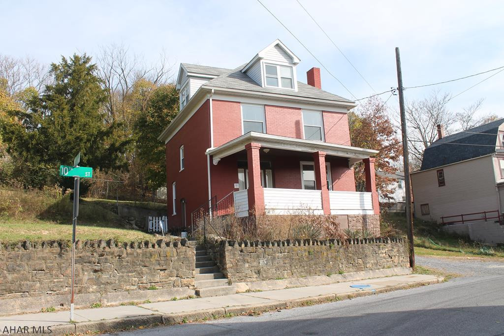 Well maintained and very spacious 3 bedroom, 1.5 bath home with a Large yard. This brick home has so much to offer on a corner lot. The eat in kitchen will make cooking a breeze. Relax by the fireplace .. Enjoy first floor laundry.. Schedule your tour today!