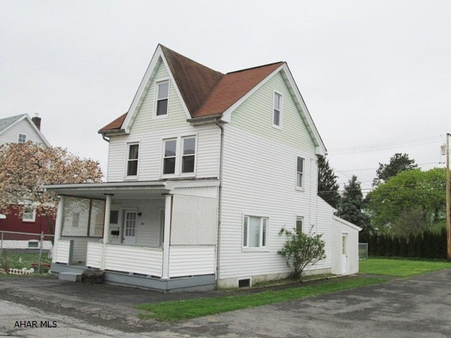 East End, 3 story, nothing to do here, just move in.  All mechanics are updated and the sale includes kitchen appliances.  Private rear sunroom.  The 3rd floor could easily be a bedroom.