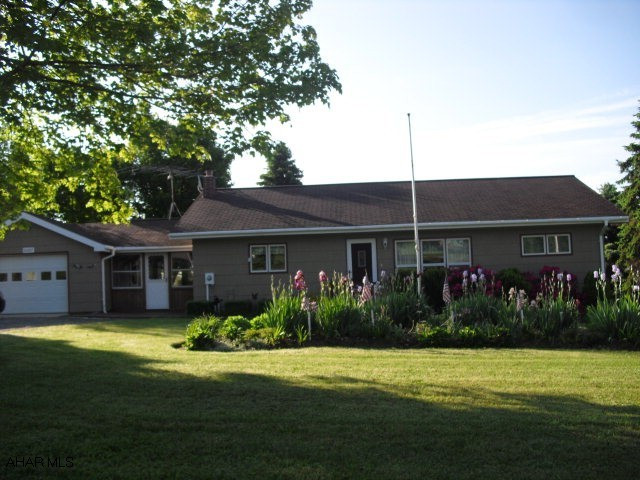 Beautiful Ranch home, country setting, Priced to sell, Immaculate condition. Breezeway to garage, nice deck, 1st floor office. Excellent location. Move in condition.