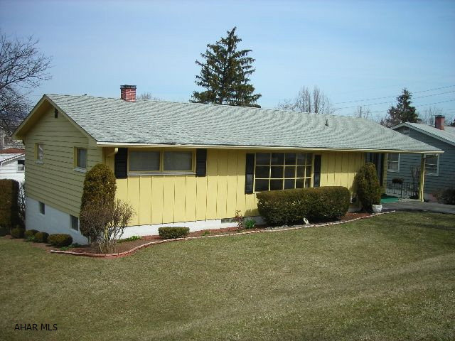 UM! UM! Good on Campbell! 1 story frame ranch, C/A, off street parking. Florida room C/A. Priced to move! Call listing office today.
