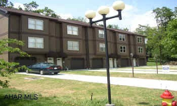 BUY NOW AND PICK COLORS TO SPECIALIZE YOUR TOWNHOUSE.  FIREPLACE, SECOND FLOOR LAUNDRY, FIRE WALL BETWEEN UNITS.  SECURITY AND FIRE ALARM.