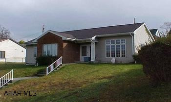 13 year old Brick and Vinyl Ranch.  3 bedroom 1.75 bath, finished family room in basement fenced yard. 13 year old Brick and Vinyl Ranch.  3 bedroom 1.75 bath, finished family room in basement fenced yard.