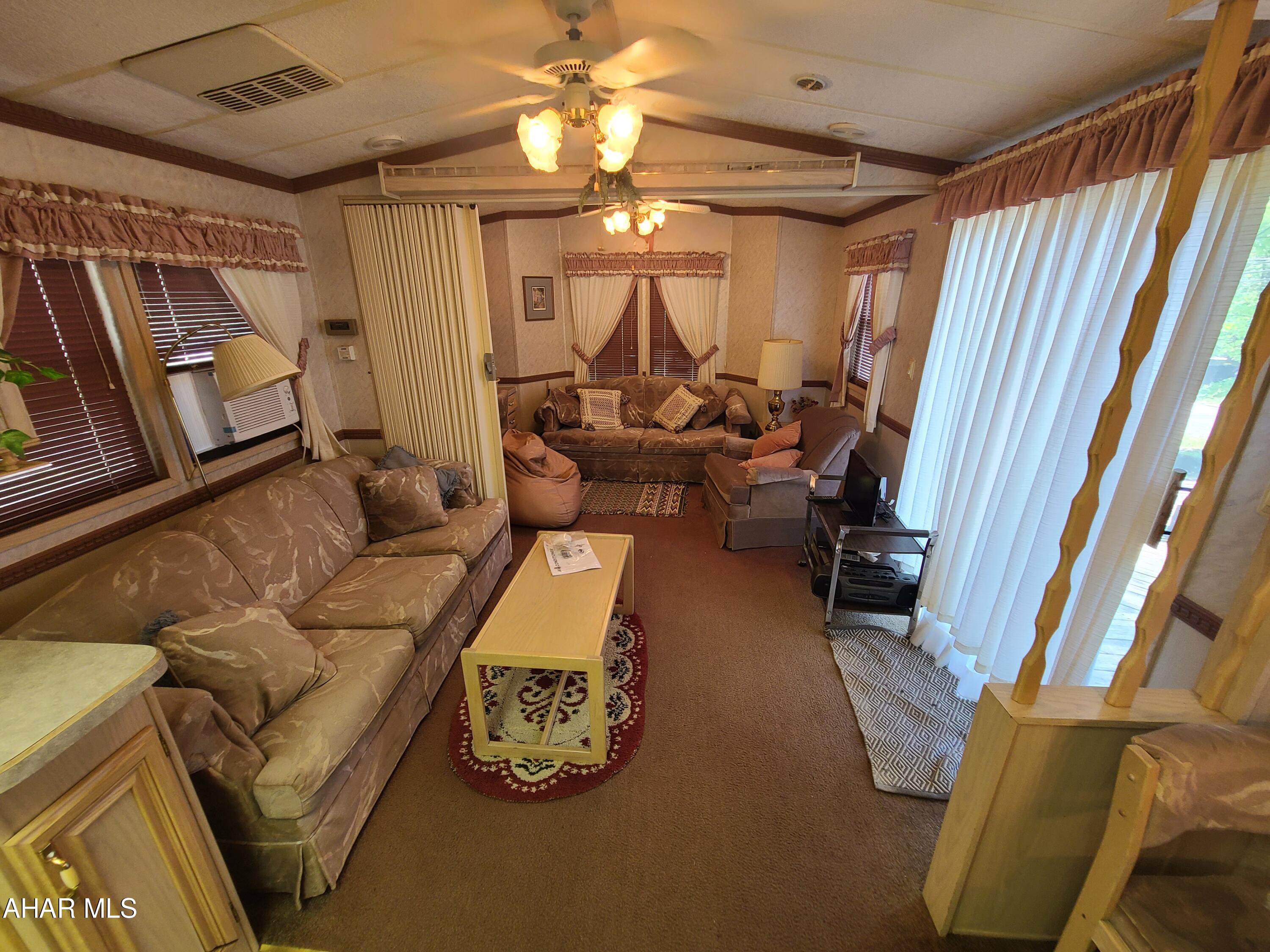 Glendale Yearound - Residential