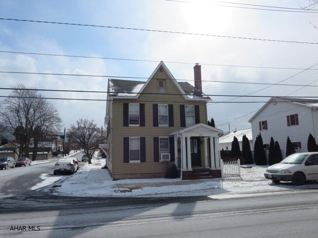 Two story vinyl 2-unit apartment on corner lot in Bedford Borough. Recent upgrades include 200 amp boxes for each unit, new heating system for first floor, repainting of exterior, new tile kitchen floor in 1st floor unit and more. Includes kitchen appliances for both units and washer/dryer on 1st floor. Only a 2 block walk to the shops and restaurants of Historic Downtown Bedford.