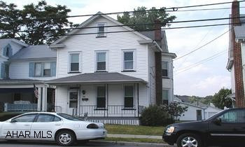 2 1/2 story, 3 bedroom home in nice residential neighborhood. Modern kitchen. 2 car detached garage. 2 1/2 story, 3 bedroom home in nice residential neighborhood. Modern kitchen. 2 car detached garage.