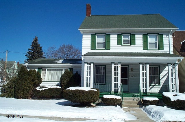 Spacious 3 bedroom, 2.5 bath on 62 x 120 lot. 2 car detached garage. Newer roof and furnace. 2 car detached garage, full bath and laundry room on first floor. Half bath in basement. All appliances stay.