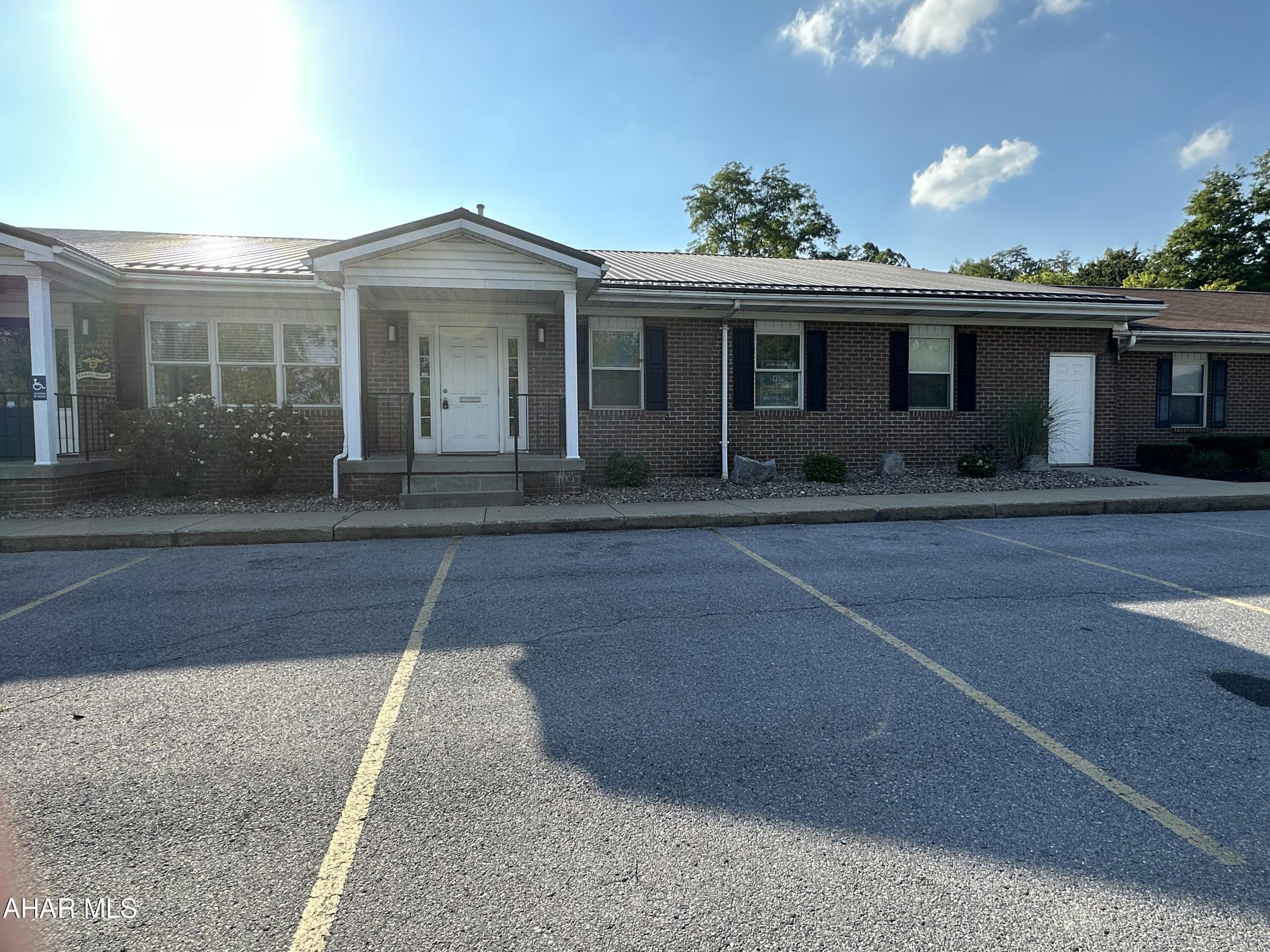 Unknown - Commercial Lease