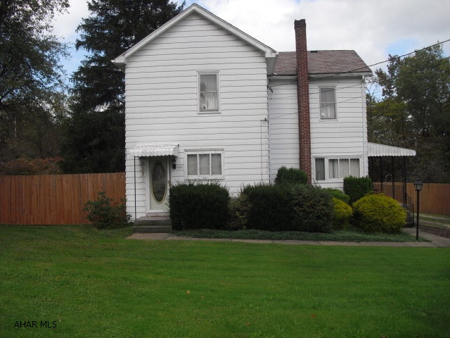 Large 2 story, Almost 2 Acres, Great location, Large detached 2 car garage, Wonderful lot!