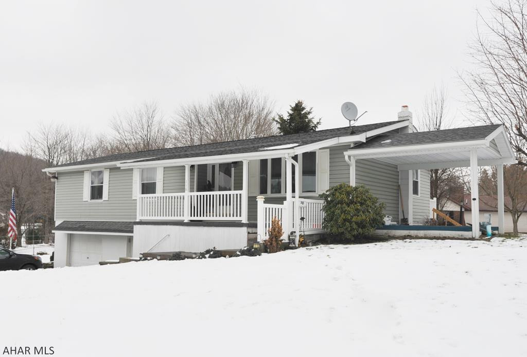 This home is MOVE IN READY!! Cozy 3 bedroom, 1.5 bath home, located in quiet neighborhood, close to ballfields and walking trails. It features 1st floor laundry, master bedroom with 1/2 bath, plenty of storage throughout!  This home is a must see to appreciate! Call today to set up your showing!