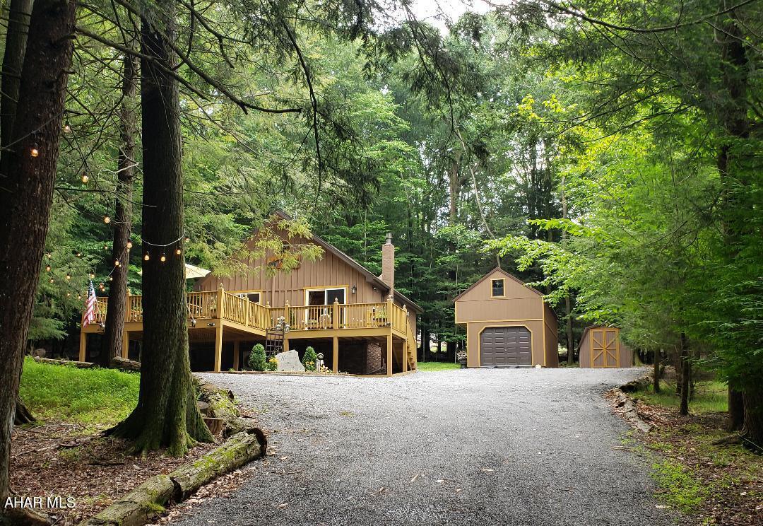 Glendale Yearround. Great getaway or year round home. Meticulous A-frame home with 2-bedrooms, 1-bath, fully furnished + new detached 2-story garage on .63 acres. Amenities include outdoor pool, basketball, horseshoe, tennis & fishing pond. Enjoy kayaking & boating. J-626