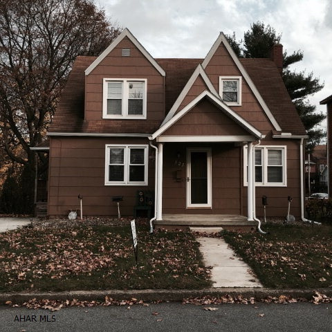 PRICED FOR QUICK SALE! 2 BR, 1 BA,  LG Kitchen, DR, LR, Den.  New water heater and furnace.  Cape code close to ball field and other conveniences.