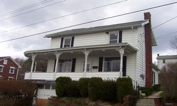 2 STORY ON CORNER LOT, WRAP AROUND PORCH. 2 STORY ON CORNER LOT,  WRAP AROUND PORCH