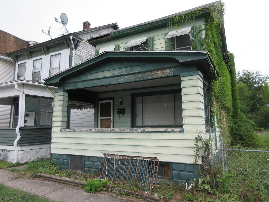 Short sale subject to bank approval.