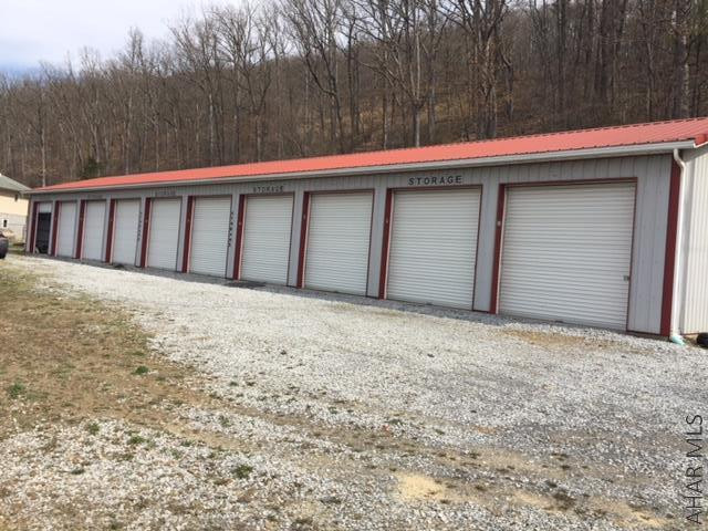 Turn key operation, sitting on 1.5 acres with room for expansion.  High traffic area with great visibility.  $80/month plus 6% sales tax ($84.80) for each unit.  10 Units - all 12x24. All units are currently occupied.