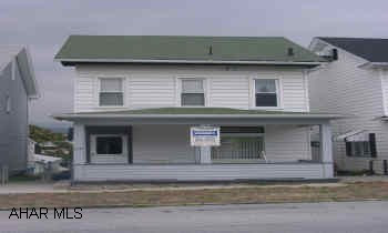 CUTE 2 BEDROOM 2 BATH WITH FORMAL DINING ROOM, FAMILY ROOM & LARGE REAR DECK. HARDWOOD UNDER CARPET. FIREPLACE IS ELECTRIC LOG.