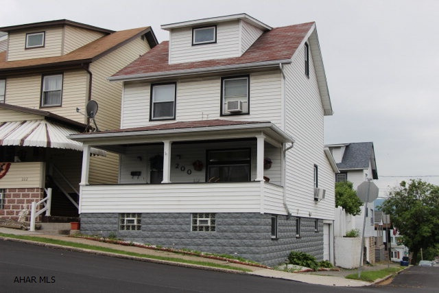 This lovely 3 bedroom home is located on a corner lot near Geesey Park in Altoona. The attic is heated for a possible 4th bedroom. Windows are thermo pane and back yard is privately fenced in.  It is extremely well kept and move in ready! Schedule a showing today!