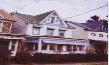 Nice 3 bedroom, 2 bath home in East End.