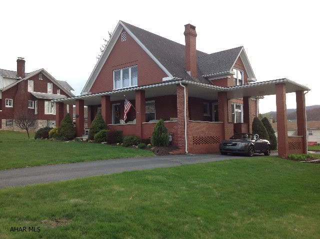 This elegant home is exceptional and move in ready. If you like to entertain, this home is for you and your family!