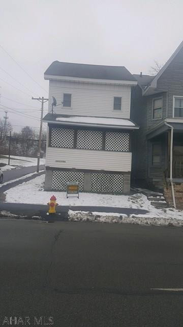 Great starter home. New windows, roof and boiler. This one is worth taking a look at.