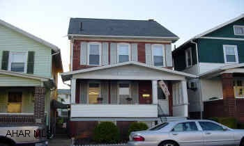 IMMACULATE HOME WITH INCREDIBLE KITCHEN. FIRST FLOOR LAUNDRY ROOM. NEWER WINDOWS AND ROOF. COVERED SCREENED IN PATIO WITH STORAGE AREA. FENCED BACK YARD. FINISHABLE ATTIC. PRICED TO SELL.