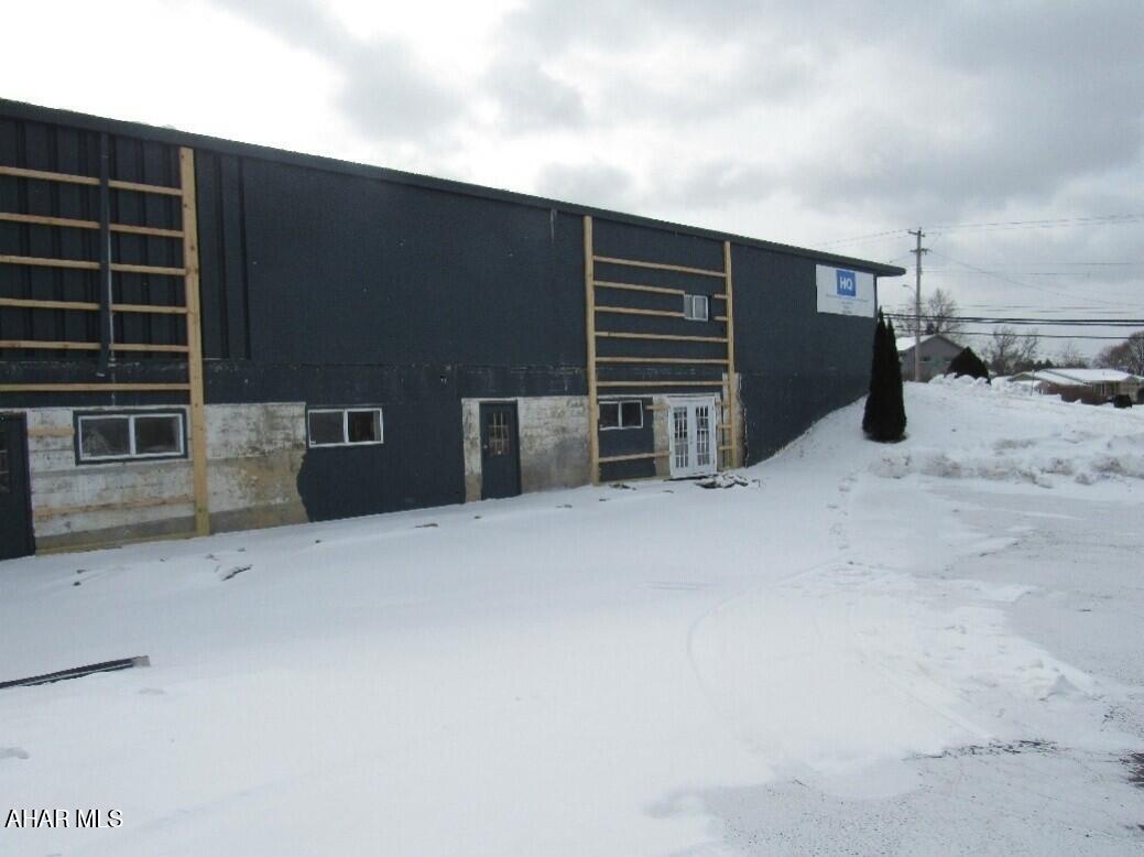 East End - Commercial Sale