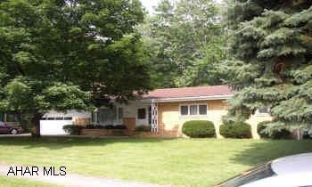 IMMACULATE 3 BEDROOM RANCHER ON LOVELY CORNER LOT.  HARDWOOD FLOORS, PLASTER WALLS, SPACIOUS ROOMS, SCREENED IN PORCH AND HOME WARRANTY.
