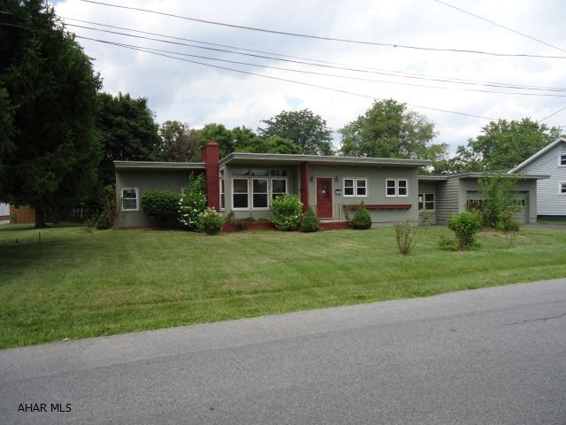 Sold As Is - Bank foreclosure. No utilities on. All offers to be submitted @ www.hubzu.com by buyers agent. Buy to pay $299.00 technology fee at closing, customer care #1-855-882-1314 for help with entering on line offer.