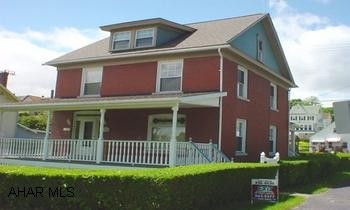Seller wants offer! Beautifully renovated brick home on large corner lot. 3-4 BR, remodeled BA, newer kitchen, HWD floors, newer thermopane windows, new Tamko 3-D shingled roof, newer furnace, custom levolor blinds throughout, & 3 car detached garage. Seller wants offer! Beautifully renovated brick home on large corner lot. 3-4 bedrooms, remodeled bath, newer kitchen, hardwood floors, newer thermopane windows, new Tamko 3-D shingled roof, newer furnace, custom levolor blinds throughout, & 3 car detached garage.