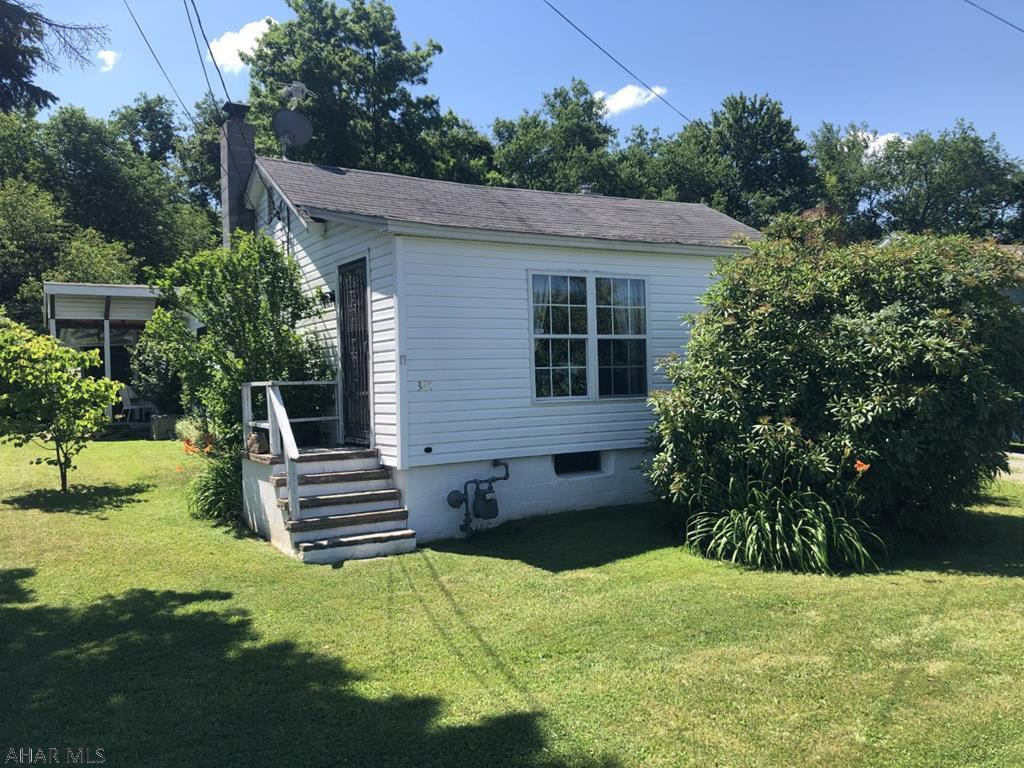 Colver- 1 story 2 BR home on a 50 x 140 lot. Carport & shed.