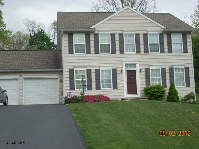 Beautiful 4 bedroom, 2.5 bath, Colonial in Chapel Hill Estates. All new stainless steel kitchen appliances, 2 story entryway, formal living room & dining room, screened-in porch. Kitchen is open to the family room with gas fireplace, large master suite, 2nd floor laundry, 2 walk-in closets.
