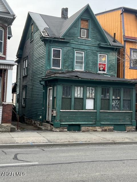 Need 24 hr notice for showing. Tenant occupied.
Buyer to verify taxes. No commission on Seller assist. HOME IS BEING SOLD AS IS..
