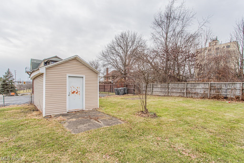 City/Youngstown - Residential Income