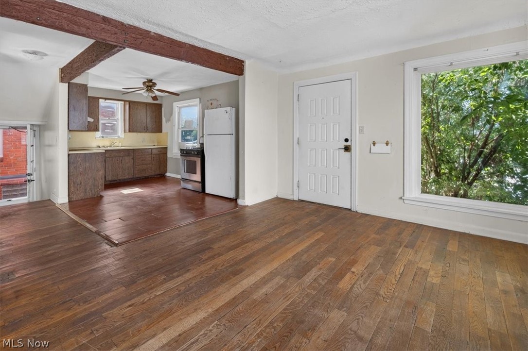Wald & Duffeys Ctr Hwy Su - Residential