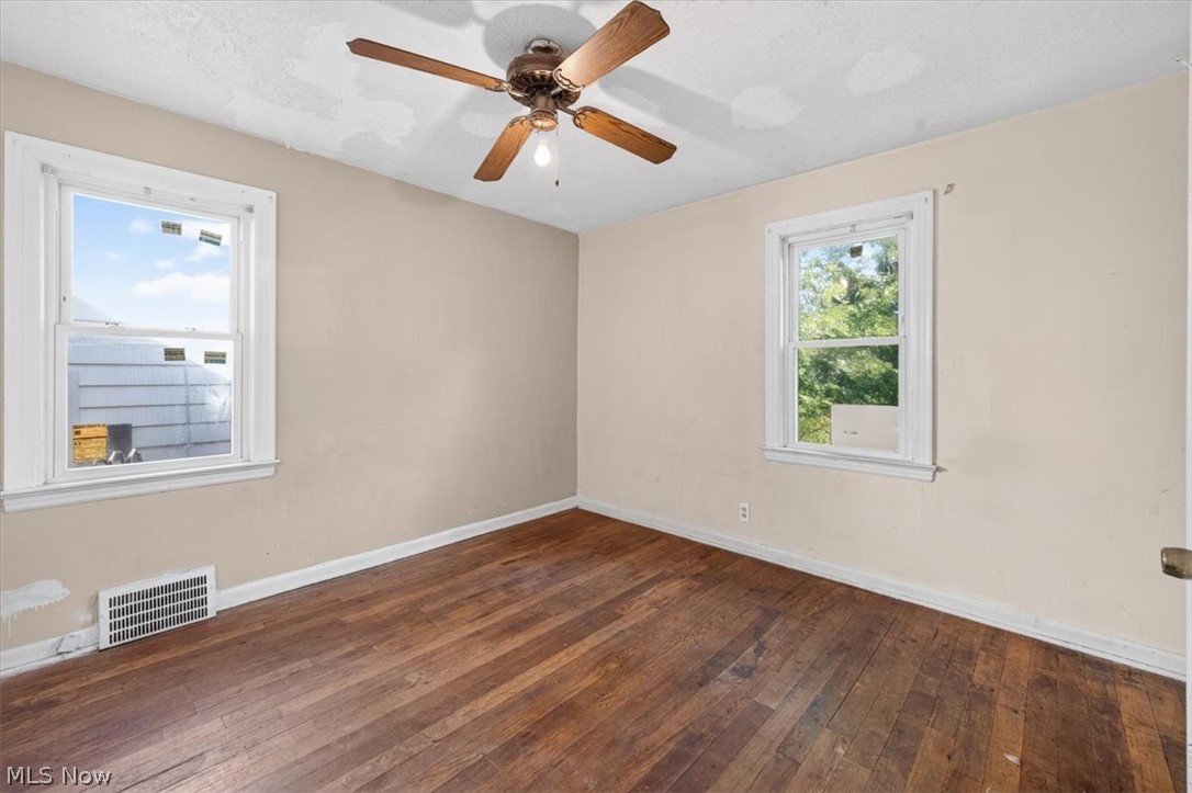 Wald & Duffeys Ctr Hwy Su - Residential