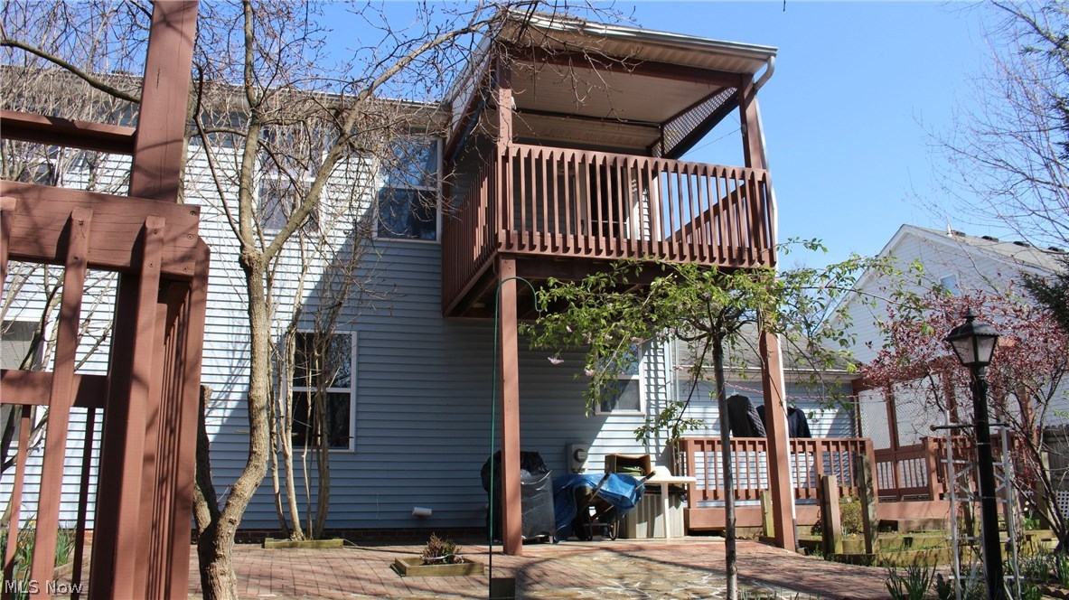 Ravine Blvd - Residential