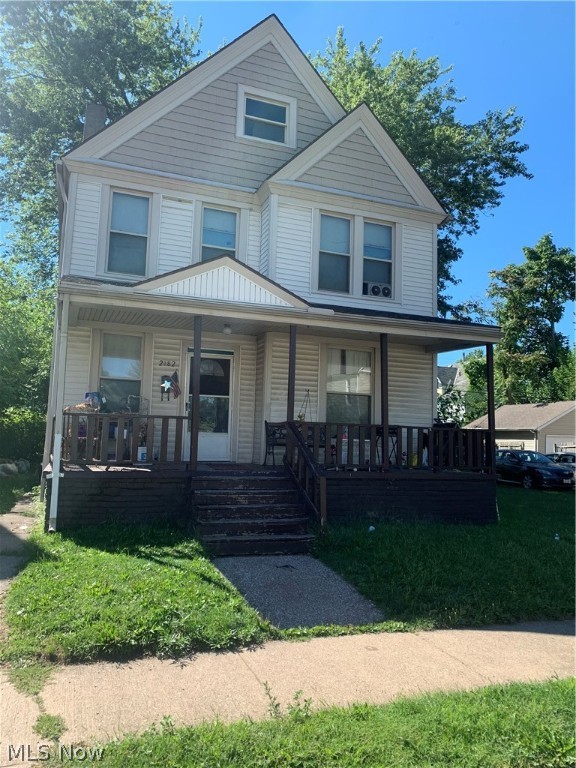 This 3bedroom single family home is in fair condition ,tenant occupied would be great for an investor or for someone who is willing to roll up there sleeves do some work and make it your own in the Cleveland area near the clinic and downtown area. The rent is 750.00 a month ,tenant is on a month to month . Why pay rent when you can own your home or a investment property today