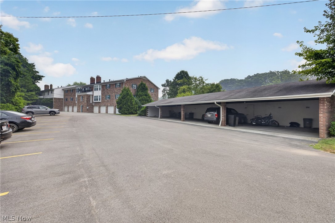 Carriage Hill Condo - Residential
