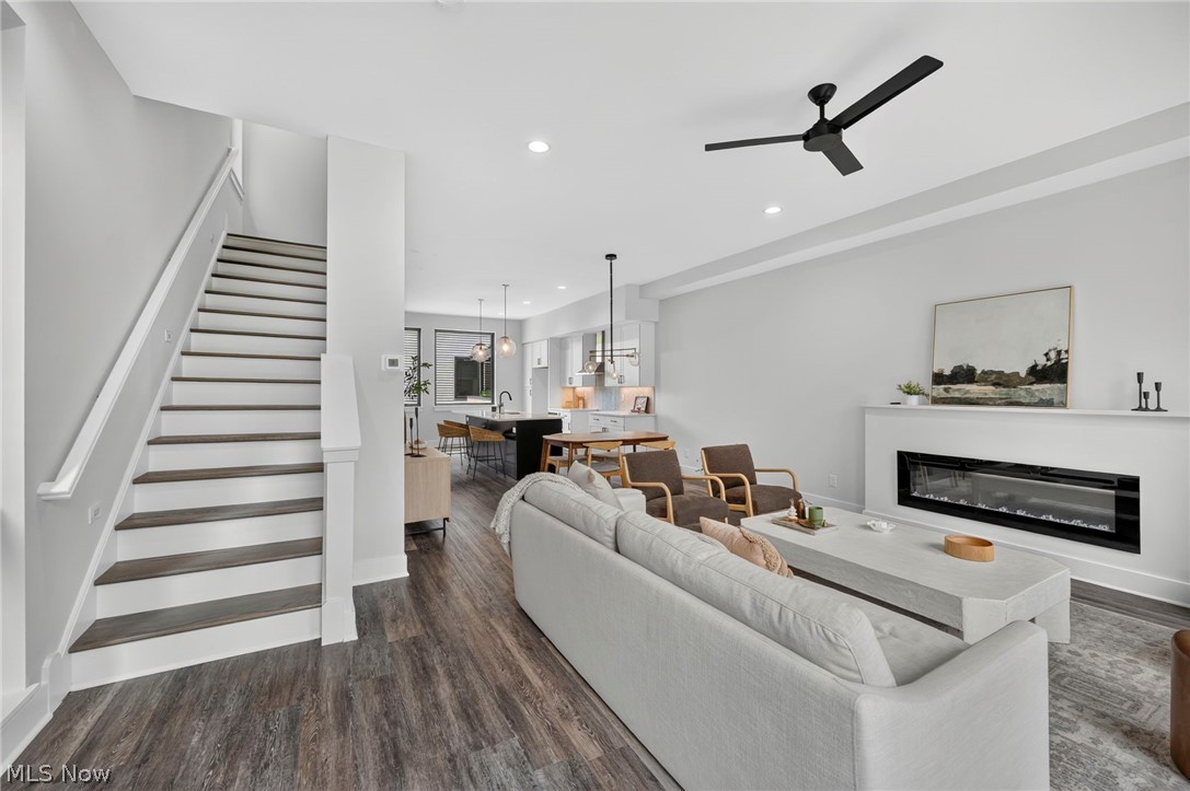 Sub Plat/Avenue District Ph - Residential