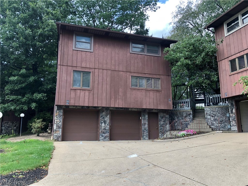 Looking for a peaceful rental in a great location?  Look no more!  This updated 2 bedroom condo is available now.  Featuring updated laminate floors, neutral paint, a remodeled kitchen fully equipped with appliances, a remodeled bathroom, and in-unit laundry with washer and dryer provided.  There is a nice deck that overlooks The College of Wooster golf course and the condo also has a one car garage, storage area, and additional parking available.  Tucked back in a quiet neighborhood this is will be a great place to call home.