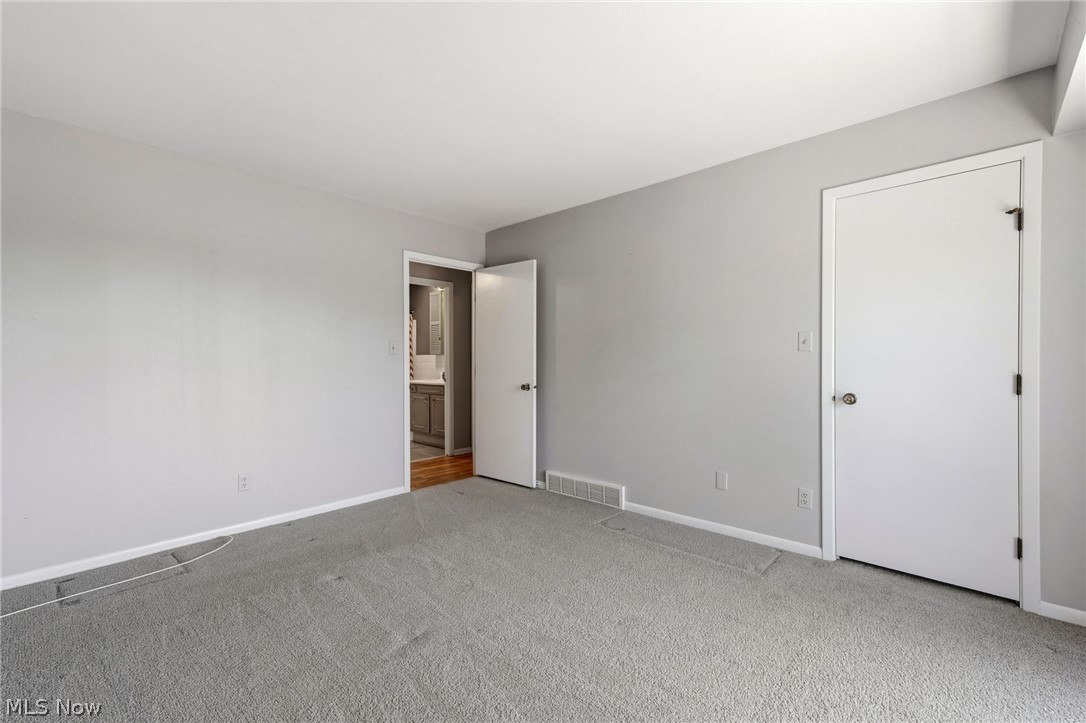 Acacia On The Green Condo - Residential