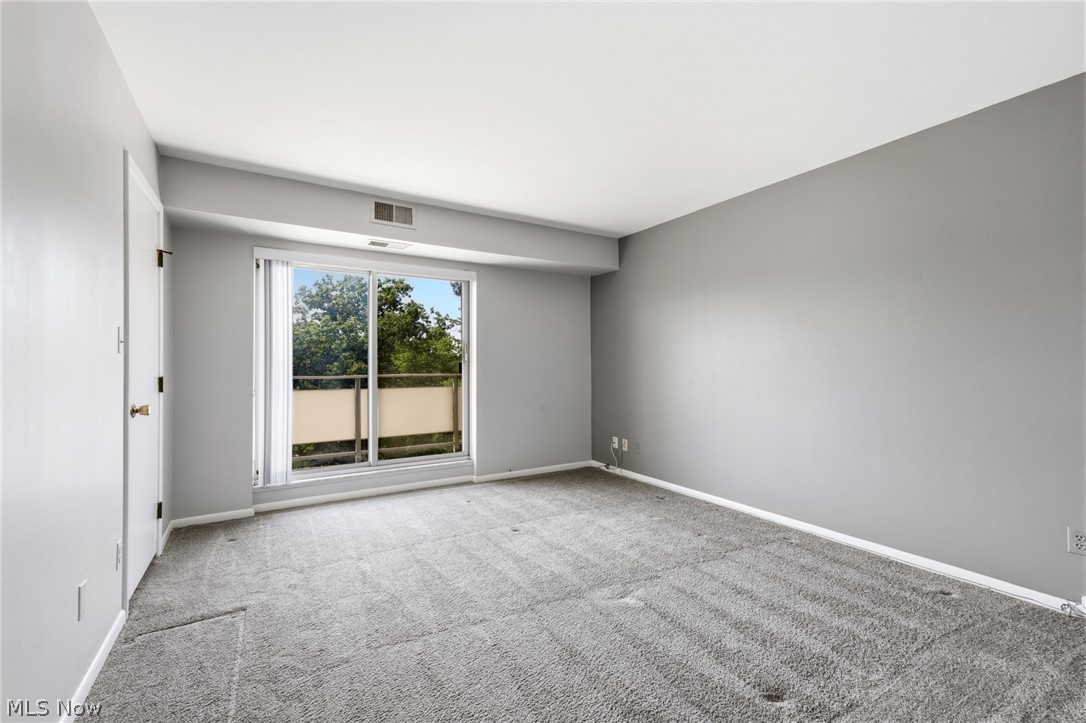 Acacia On The Green Condo - Residential