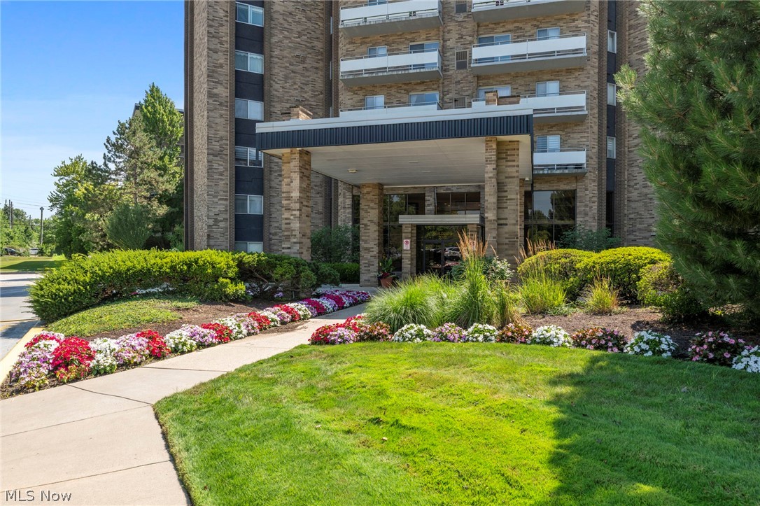 Acacia On The Green Condo - Residential