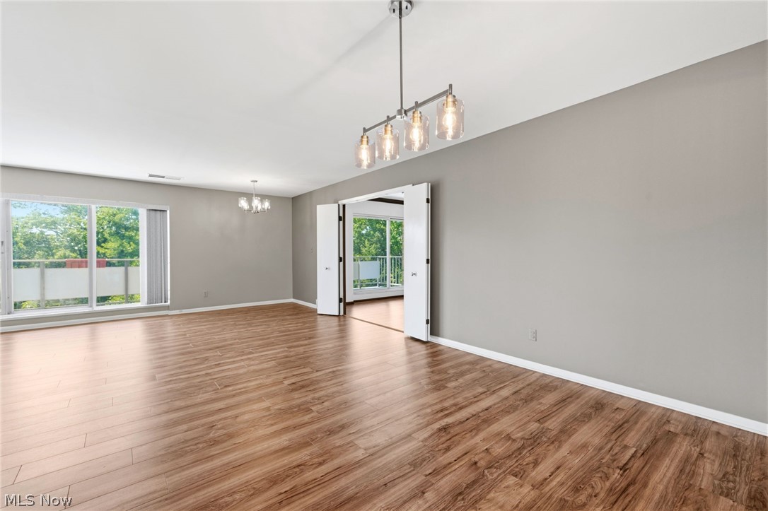 Acacia On The Green Condo - Residential