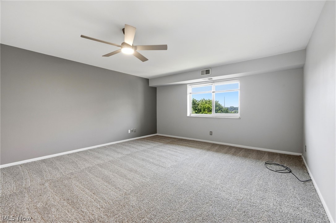 Acacia On The Green Condo - Residential