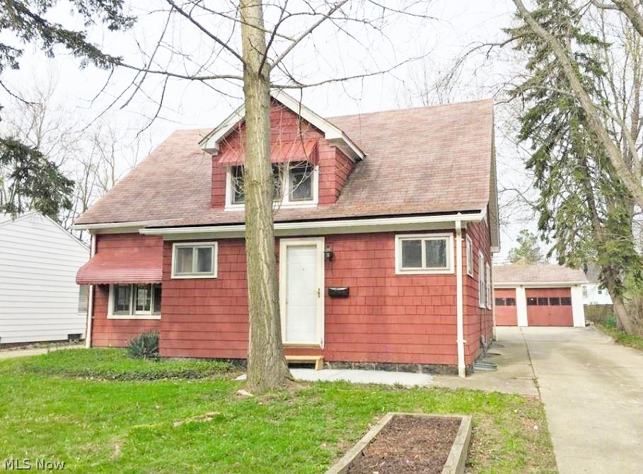 Great Up and Down Duplex for sale! Great Investment!  Down unit is a long term tenant occupied month to month - pays on time-  at $635 plus gas/electric and has 3 full bedrooms and one full bath! UP unit is newly rented as of 06/15/2021 on year lease at $700 sec.8 plus gas/electric with 2 bedrooms and one full bath! Total rent per month: $1335!  Huge rectangular garage on property that can be converted into another unit! Large driveway pad, plenty of parking! Nice back patio areas! Hot water tanks, electrical panel updates, furnaces 2017. Selling as is, Bedford has NO POS!!! 
No showings until accepted offer contingent on walk through and inspection.   Pictures attached are pre tenant pictures. Hurry, this won't last long! Contact today to see!
