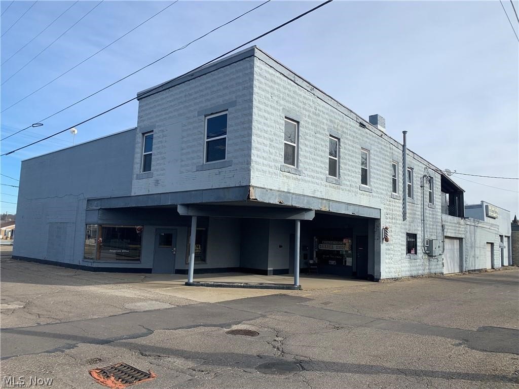 Town/New Philadelphia - Commercial Lease