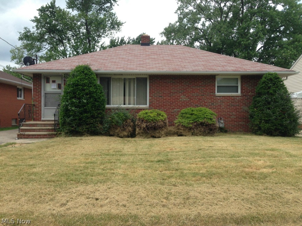 Beautiful 3 bedroom, 2 bath home with a lot of potential in 
Sheffield Lake! Walking distance to the lake! Kitchen updated just a year ago and home has bee very well maintained! Check into making this home yours today!