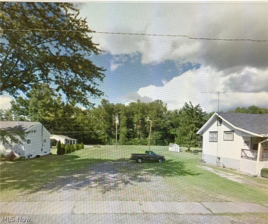 Public Real Estate Auction that will take place at 356 E. Maryland Ave. Sebring Ohio 44672. Wednesday January 25th @ 3:05pm Opening Nominal Bid $5,000 on buildings and $1,000 on vacant land. A 10% Buyer Premium will be added to the high bid to constitute final selling price. Buyer must have a $5,000.00 check the day of the auction to bid that will be made out to Ohio Real Estate Auction LLC. Buyer to pay all the closing cost and six months accrued taxes. Sale of the property is not subject to appraisals, financing or inspections. Property is selling "AS IS WHERE IS" without any warranties expressed or implied. . Property Selling subject to Seller’s Confirmation. Seller has 4 days to accept or reject.
