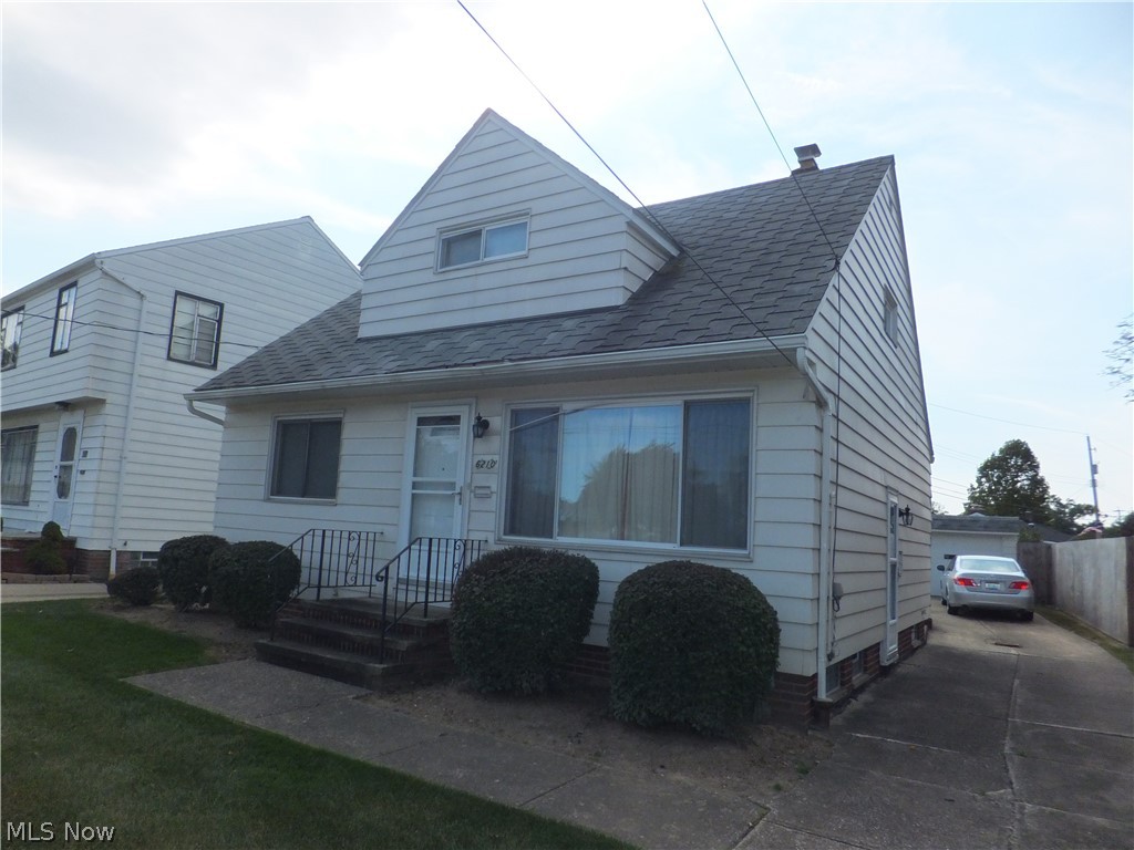 Aluminum sided bungalow,needs work